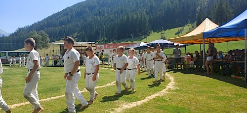 Int. Alpencupranggeln, Kampf um die Wandertrophäe