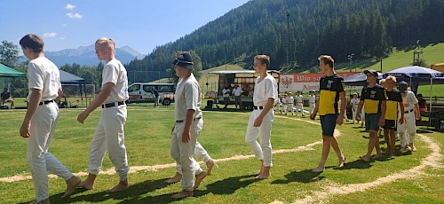 Int. Alpencupranggeln, Kampf um die Wandertrophäe