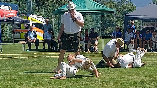 Int. Alpencupranggeln, Kampf um die Wandertrophäe