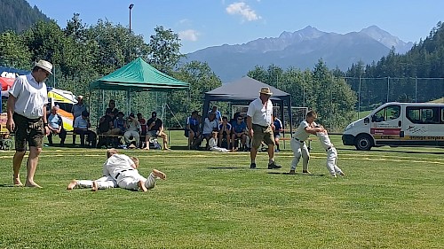 Int. Alpencupranggeln, Kampf um die Wandertrophäe