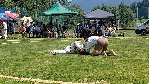 Int. Alpencupranggeln, Kampf um die Wandertrophäe