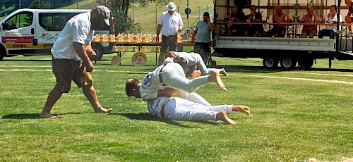 Int. Alpencupranggeln, Kampf um die Wandertrophäe