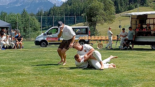 Int. Alpencupranggeln, Kampf um die Wandertrophäe