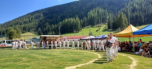 Int. Alpencupranggeln, Kampf um die Wandertrophäe