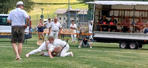 Int. Alpencupranggeln, Kampf um die Wandertrophäe