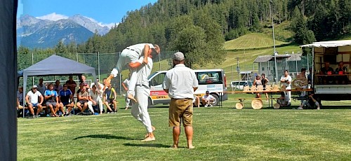 Int. Alpencupranggeln, Kampf um die Wandertrophäe