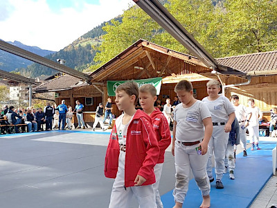 Zum Bericht: Vier Länderranggeln, int. Punkteranggeln, zusätzlich Schüler- und Jugendhagmoar