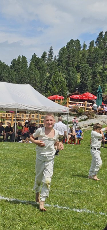 Kreuzjochranggeln, int. Punkteranggeln, zusätzlich Jugendhagmoar, nur bei Schönwetter