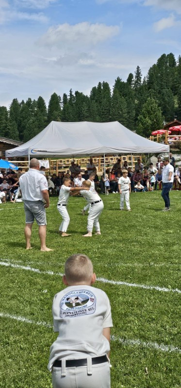 Kreuzjochranggeln, int. Punkteranggeln, zusätzlich Jugendhagmoar, nur bei Schönwetter