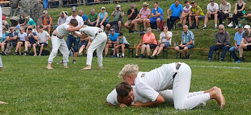 Kreuzjochranggeln, int. Punkteranggeln, zusätzlich Jugendhagmoar, nur bei Schönwetter