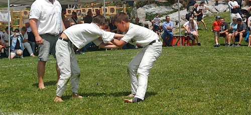 Kreuzjochranggeln, int. Punkteranggeln, zusätzlich Jugendhagmoar, nur bei Schönwetter