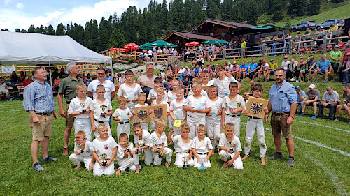 Kreuzjochranggeln, int. Punkteranggeln, zusätzlich Jugendhagmoar, nur bei Schönwetter