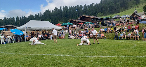 Kreuzjochranggeln, int. Punkteranggeln, zusätzlich Jugendhagmoar, nur bei Schönwetter