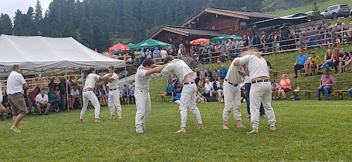 Kreuzjochranggeln, int. Punkteranggeln, zusätzlich Jugendhagmoar, nur bei Schönwetter