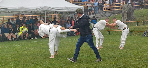 Kreuzjochranggeln, int. Punkteranggeln, zusätzlich Jugendhagmoar, nur bei Schönwetter