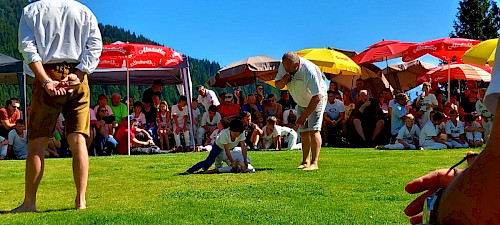 Wochenbrunnranggeln, int. Preisranggeln, zusätzlich Schüler- und Jugendhagmoar, nur bei Schönwetter