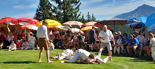 Wochenbrunnranggeln, int. Preisranggeln, zusätzlich Schüler- und Jugendhagmoar, nur bei Schönwetter