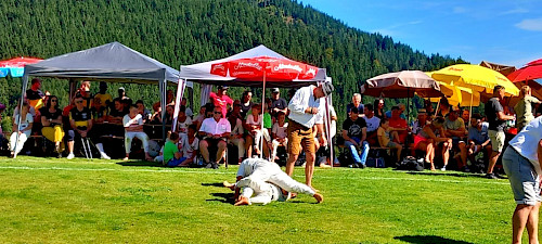 Wochenbrunnranggeln, int. Preisranggeln, zusätzlich Schüler- und Jugendhagmoar, nur bei Schönwetter
