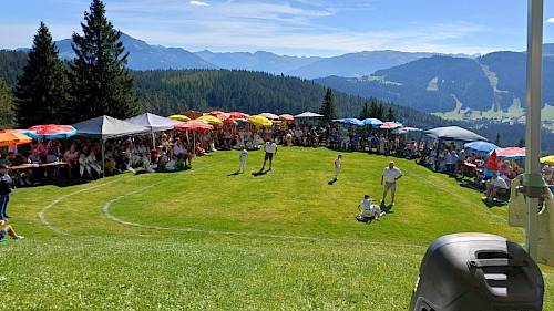 Wochenbrunnranggeln, int. Preisranggeln, zusätzlich Schüler- und Jugendhagmoar, nur bei Schönwetter