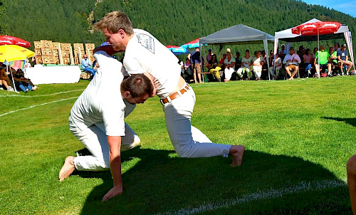 Wochenbrunnranggeln, int. Preisranggeln, zusätzlich Schüler- und Jugendhagmoar, nur bei Schönwetter
