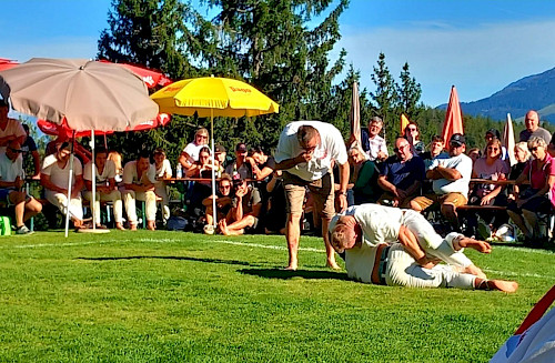Wochenbrunnranggeln, int. Preisranggeln, zusätzlich Schüler- und Jugendhagmoar, nur bei Schönwetter