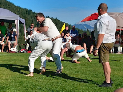 Zum Bericht: Wochenbrunnranggeln, int. Preisranggeln, zusätzlich Schüler- und Jugendhagmoar, nur bei Schönwetter