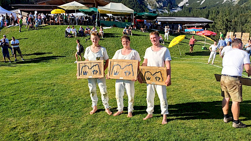 Wochenbrunnranggeln, int. Preisranggeln, zusätzlich Schüler- und Jugendhagmoar, nur bei Schönwetter