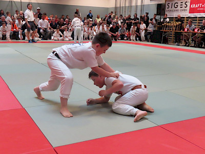 Zum Bericht: Salzburger Eröffnungsranggeln, int. Alpencupranggeln, zusätzlich Jugendhagmoar