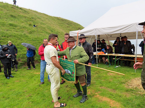 Hundstoaranggeln, immaterielles UNESCO Kulturerbe, kein Punkteranggeln