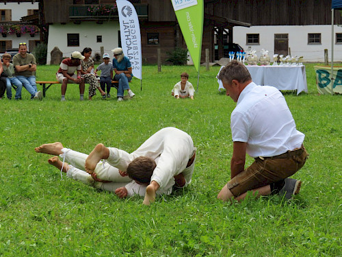 Bauernherbstranggeln, int. Schüler- und Jugendranggeln, kein Punkteranggeln (nur bei Schönwetter)