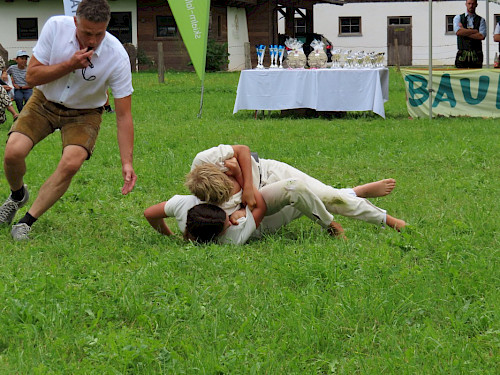 Bauernherbstranggeln, int. Schüler- und Jugendranggeln, kein Punkteranggeln (nur bei Schönwetter)