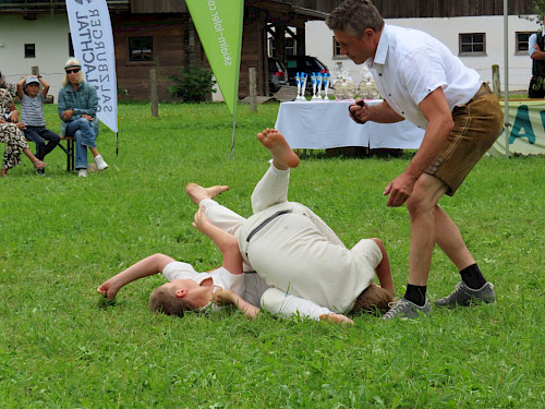 Bauernherbstranggeln, int. Schüler- und Jugendranggeln, kein Punkteranggeln (nur bei Schönwetter)