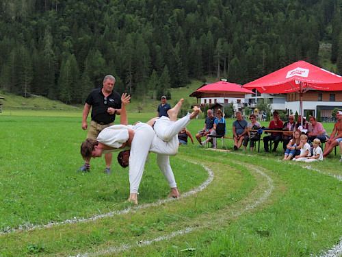 Bauernherbstranggeln, int. Schüler- und Jugendranggeln, kein Punkteranggeln (nur bei Schönwetter)