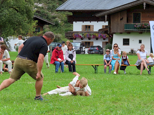 Bauernherbstranggeln, int. Schüler- und Jugendranggeln, kein Punkteranggeln (nur bei Schönwetter)