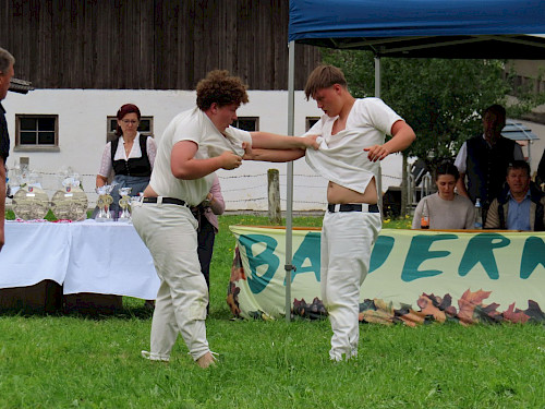 Bauernherbstranggeln, int. Schüler- und Jugendranggeln, kein Punkteranggeln (nur bei Schönwetter)