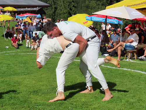 Wochenbrunn Ranggeln, int. Preisranggeln, zusätzlich Jugendhagmoar (nur bei Schönwetter)