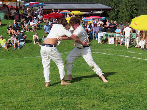 Wochenbrunn Ranggeln, int. Preisranggeln, zusätzlich Jugendhagmoar (nur bei Schönwetter)